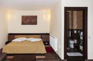 Отель Hotel Grand Эфорие-Норд Трехместный номер-1